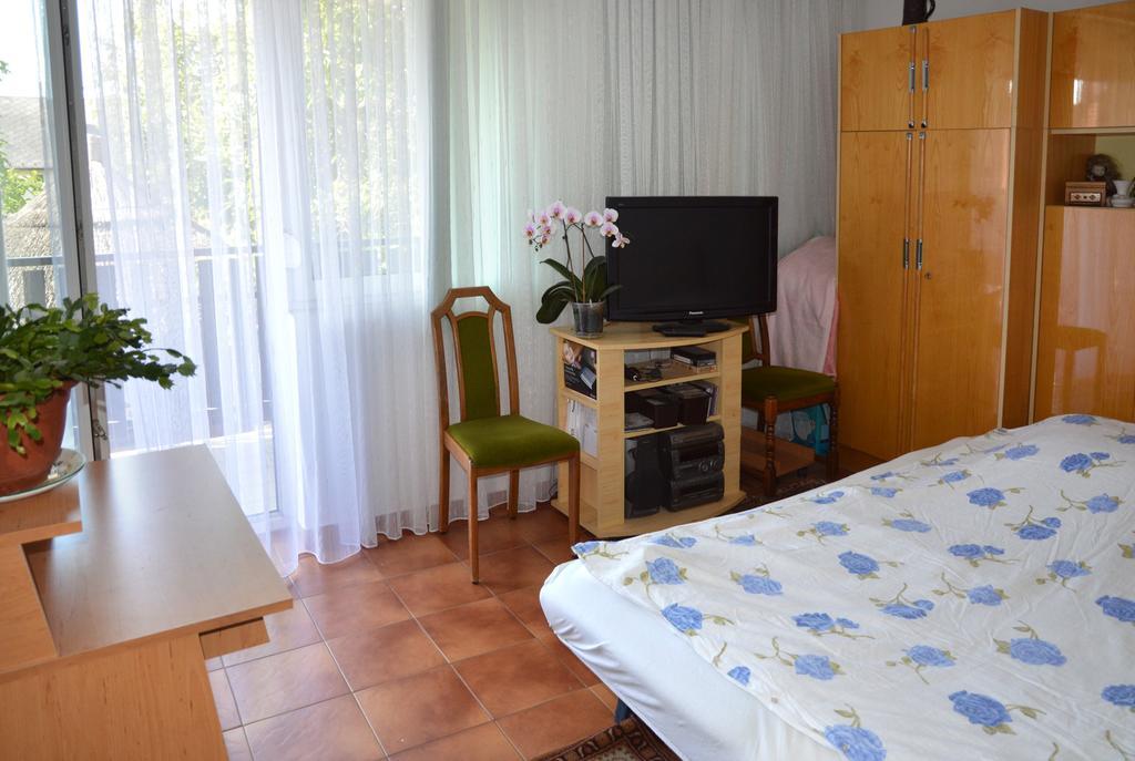 Benedekne Haza Apartment Gyenesdias Exterior photo