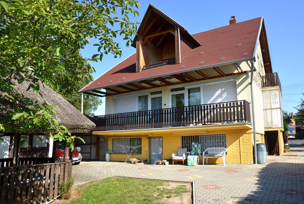 Benedekne Haza Apartment Gyenesdias Exterior photo